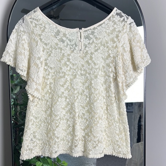 H&M (label of graded goods) Cream Floral Lace Short Sleeve Blouse Size M - Picture 6 of 6